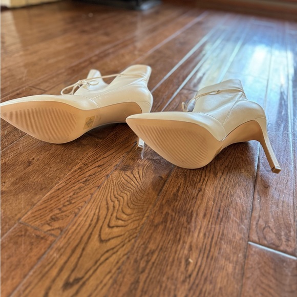 Nine West Tirzah Pointy Toe Dress Booties cream - Picture 4 of 9